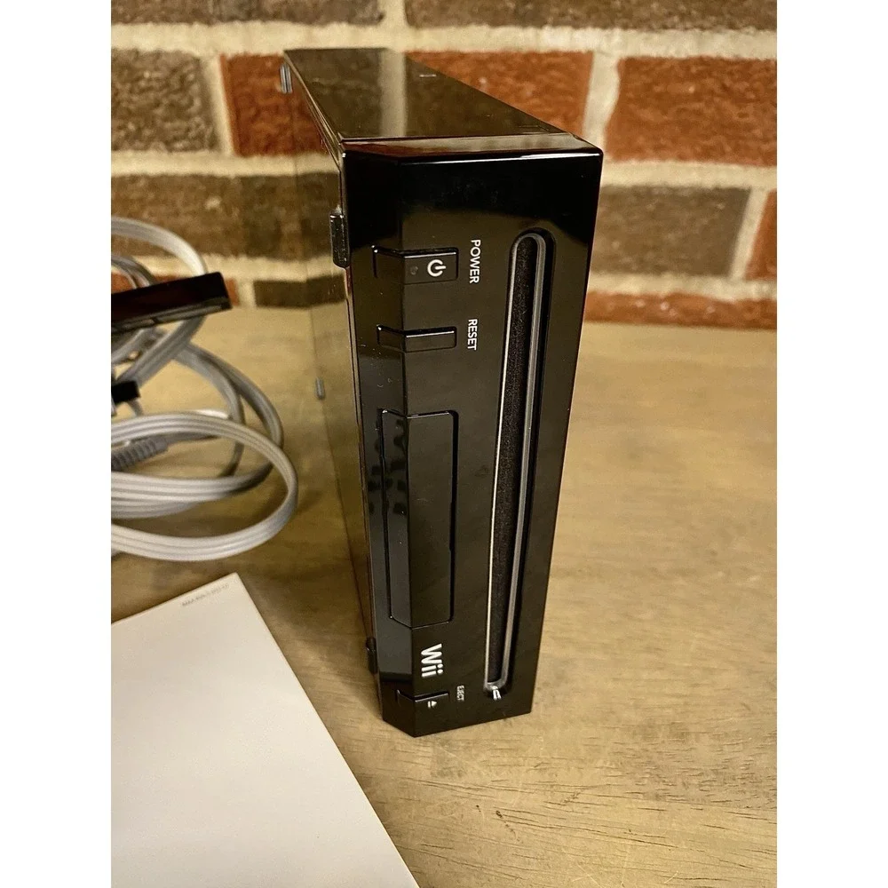 Nintendo Wii Model RVL-101 USA With Remotes Power Supply & Manuals Tested